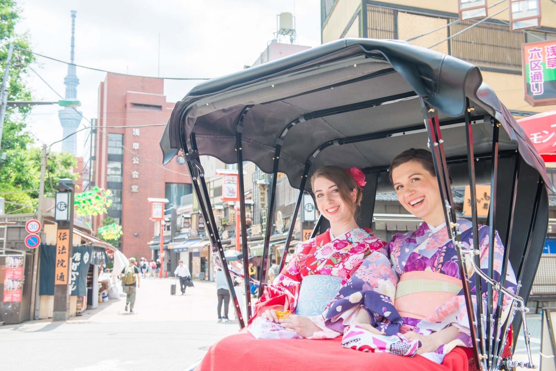 Riding rickshaw in Asakusa