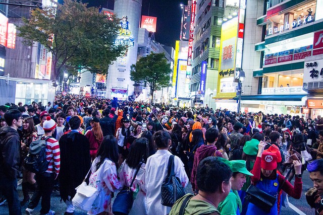 People packed at Shibuya Crossing on Halloween