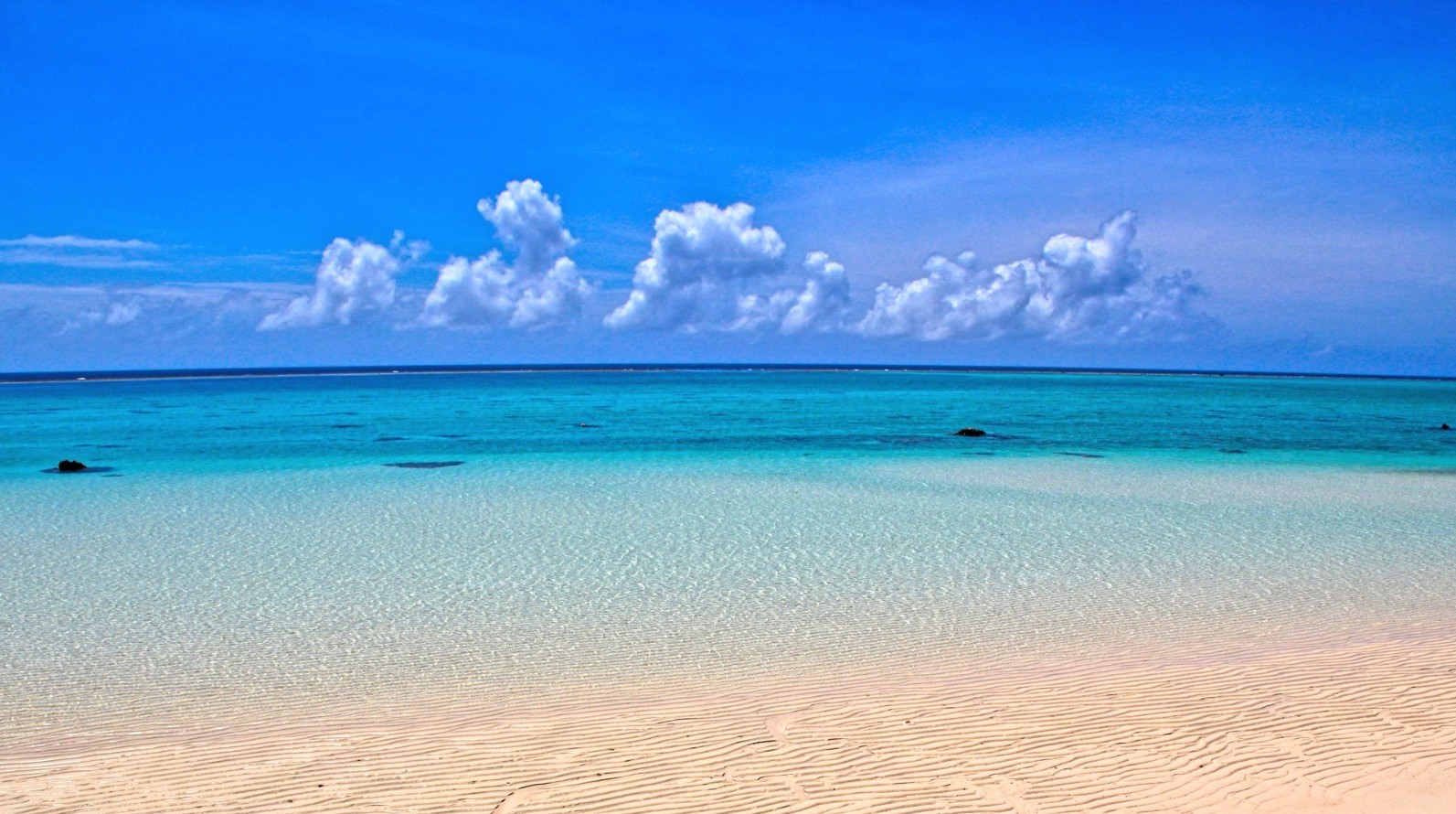 The beautiful Okinawa beach