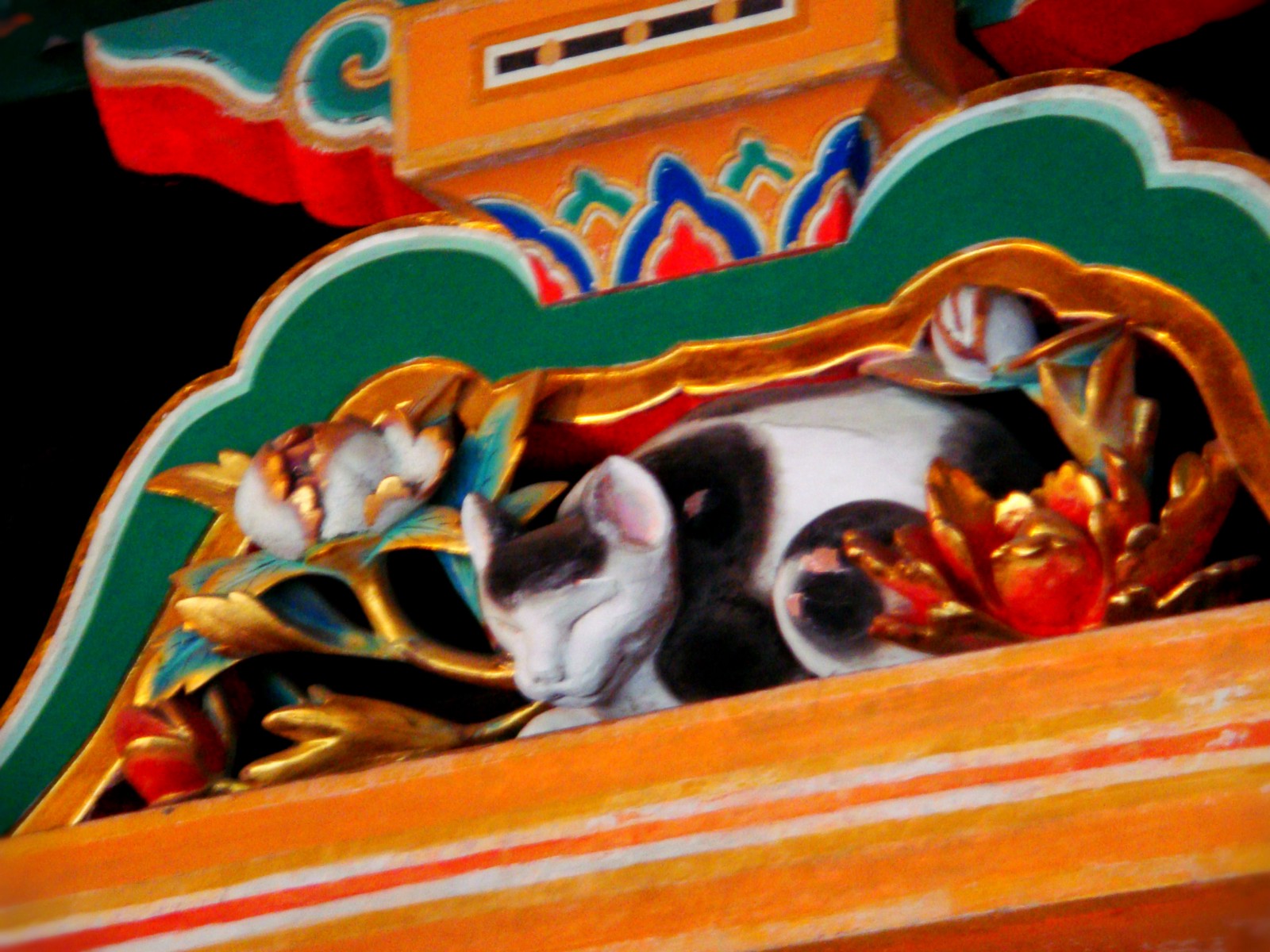 Nemurineko or sleeping cat at Nikko Toshogu