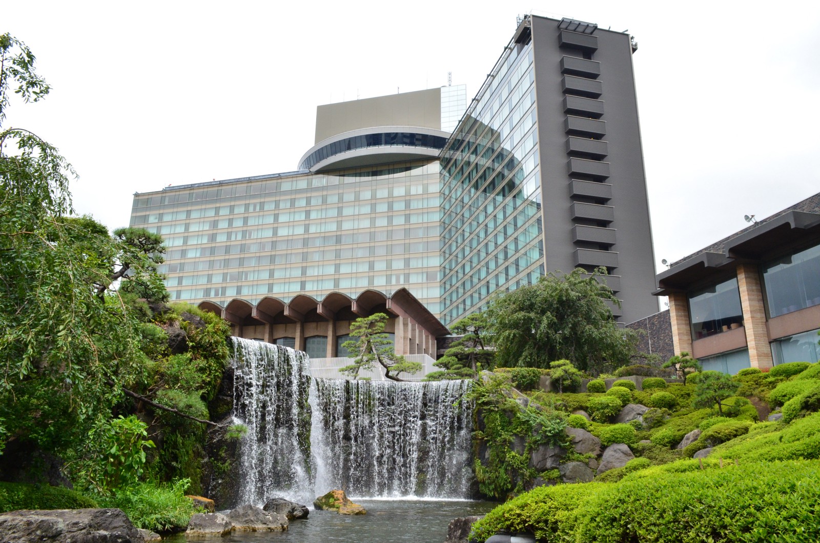 Japanese Garden at Hotel New Otani Tokyo - Japan Web Magazine