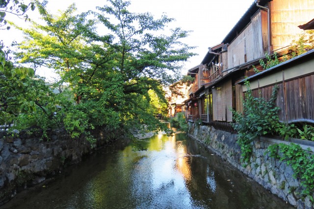 Gion: Traditional Geisha District in Kyoto - Japan Web Magazine