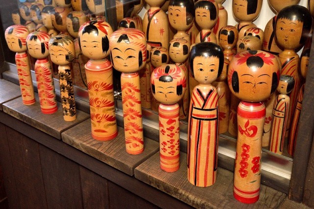 10 Traditional Japanese Arts & Crafts