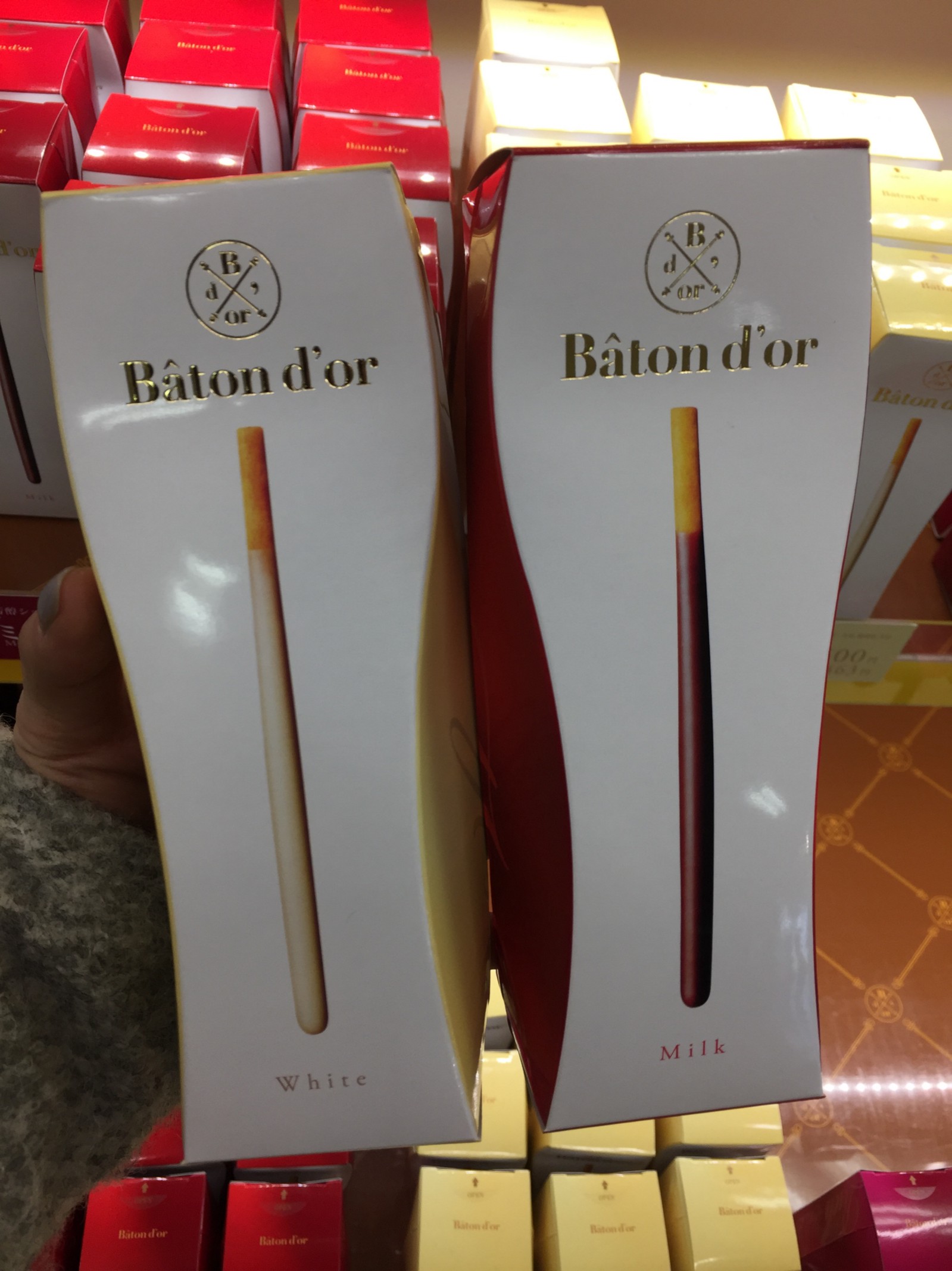 Baton d'or in white and milk chocolate flavour