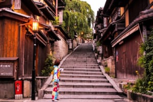 Ninenzaka and Sannenzaka: Unspoiled Historical Alleys in Kyoto