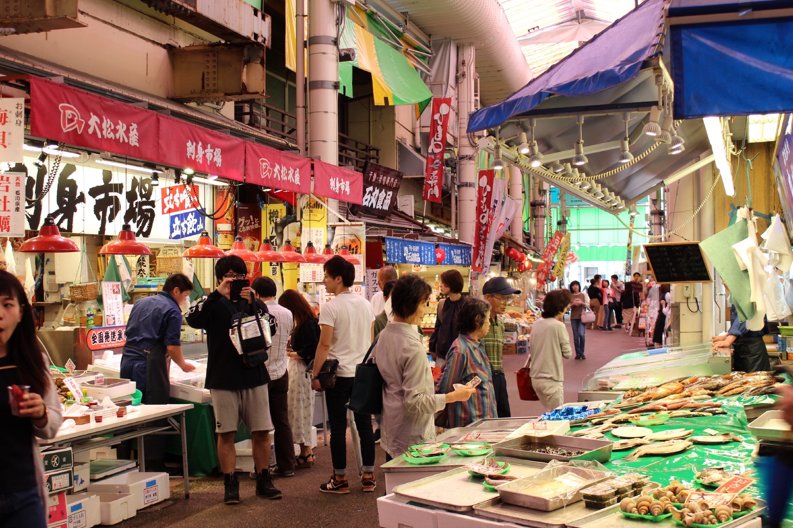 Omicho Market Kanazawa s Largest Fish Market Japan Web Magazine