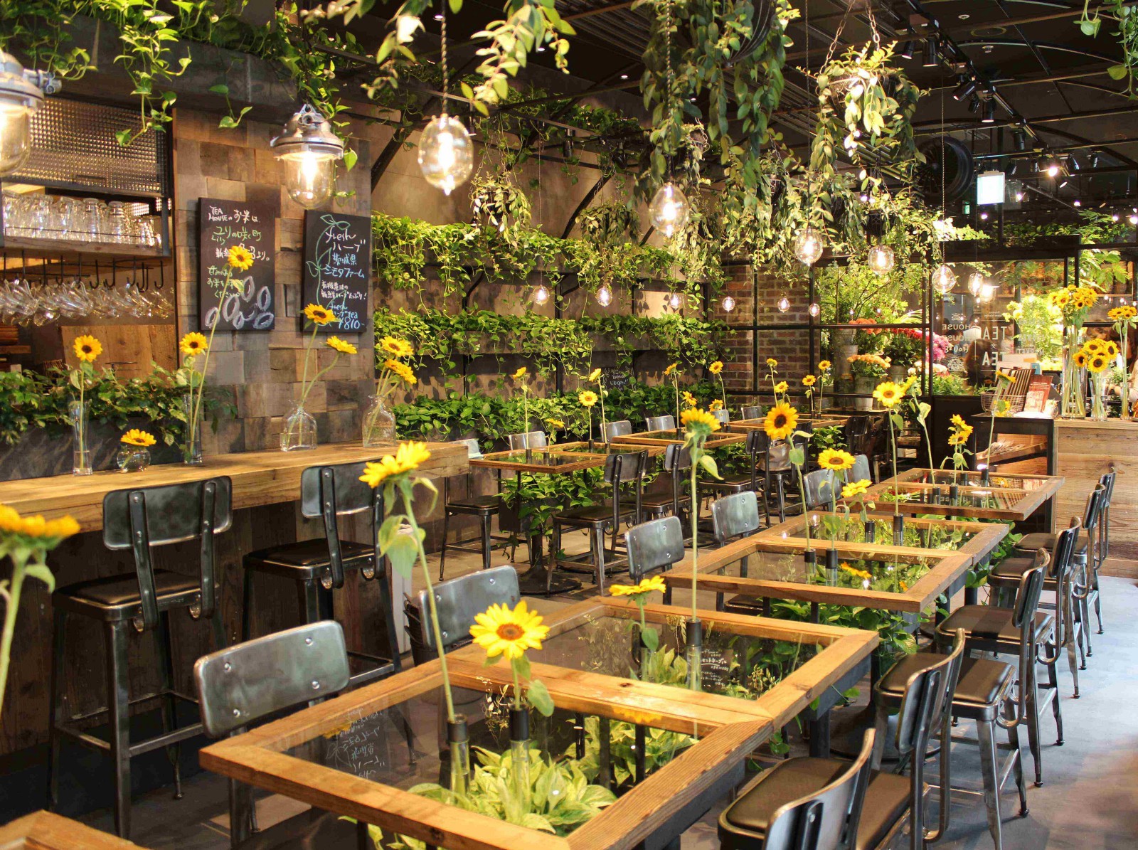 Aoyama Flower Market TEA HOUSE : the Beautiful Flower Cafe in Tokyo! -  Japan Web Magazine