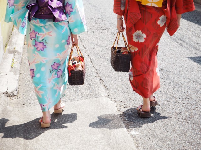 Where & How to Wear a Japanese Kimono on Your Trip