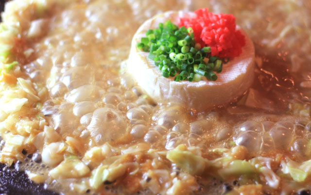 Move over ramen and udon, “cup okonomiyaki” has come to play*