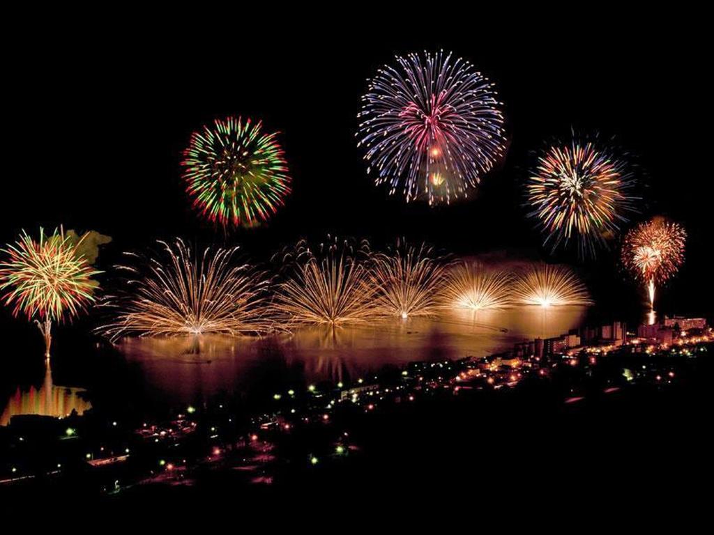 Lake Toya fire works