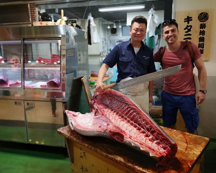 Tuna cutting at Tsukiji Fish Market