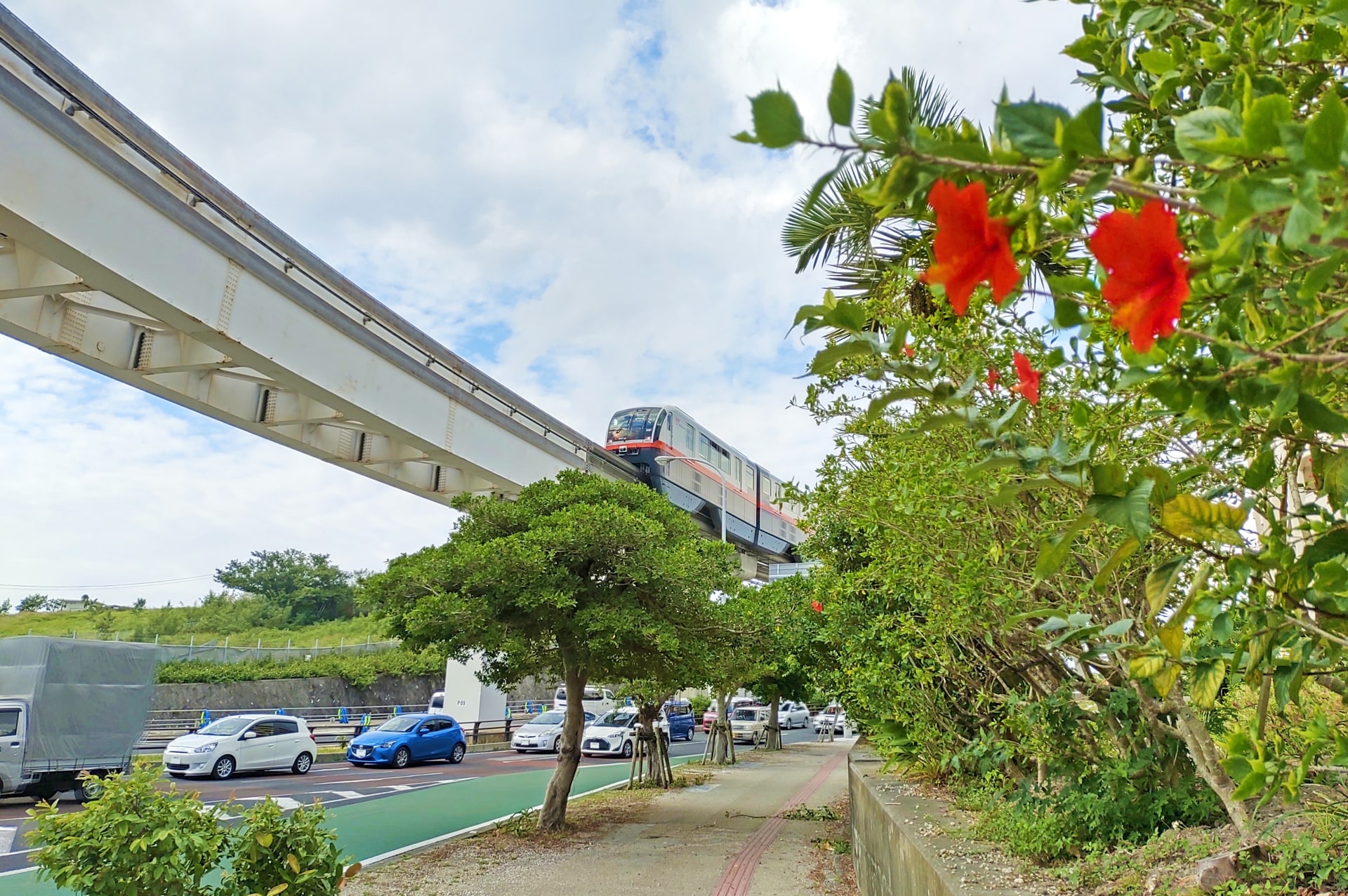 naha monorail