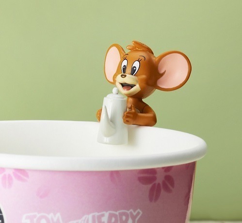 Tully’s Coffee x Tom and Jerry Cherry Blossom Collection