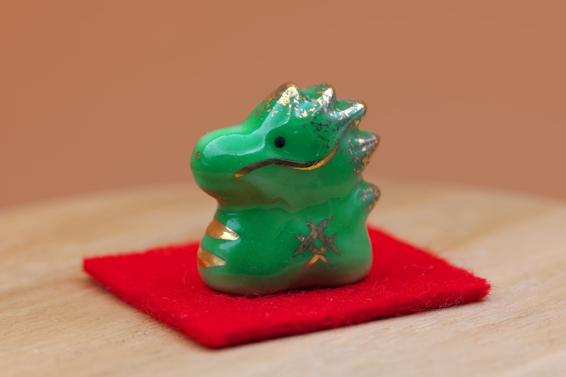 Small figurine depicting the dragon from Chinese Zodiac