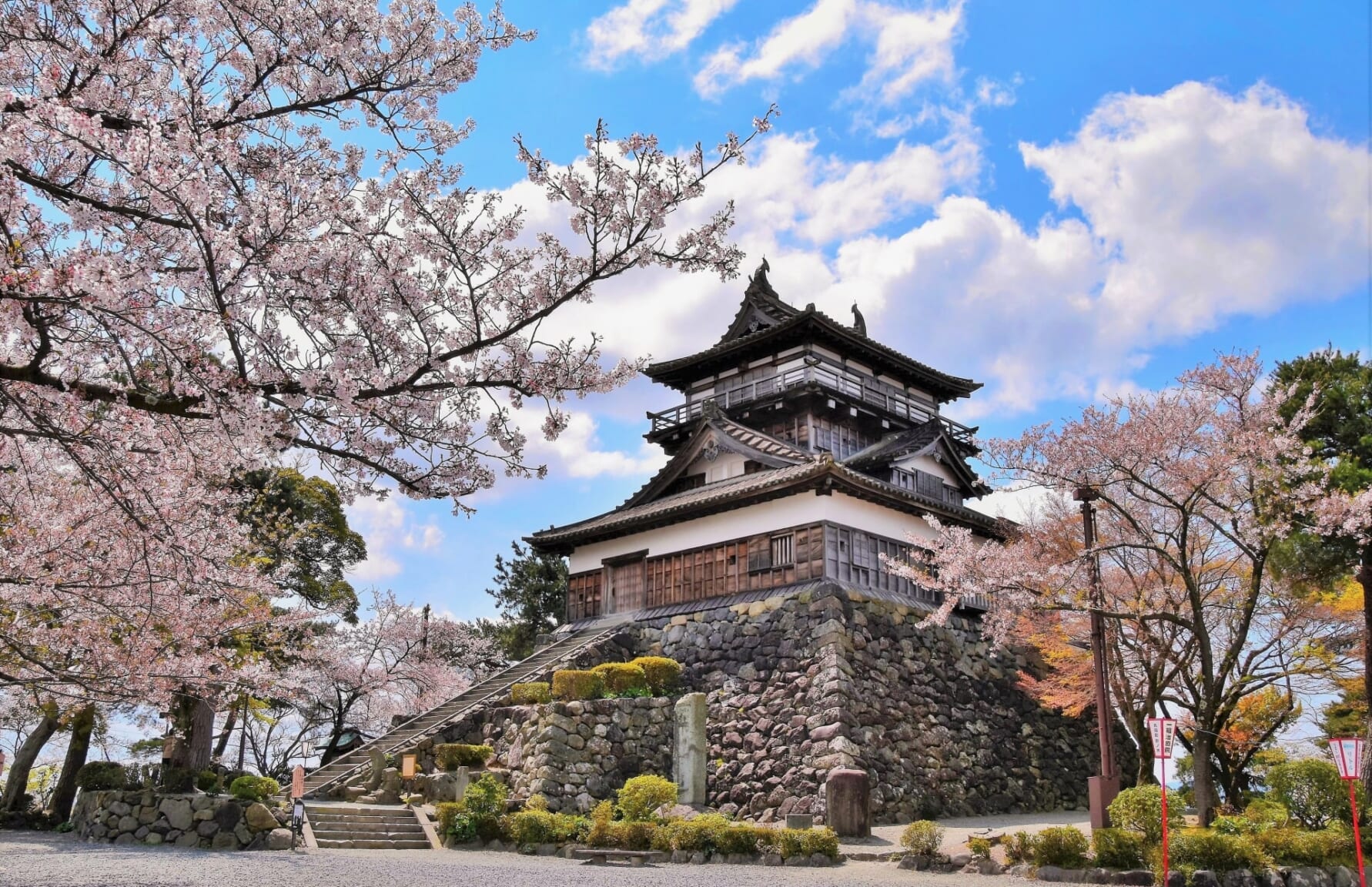 Maruoka Castle