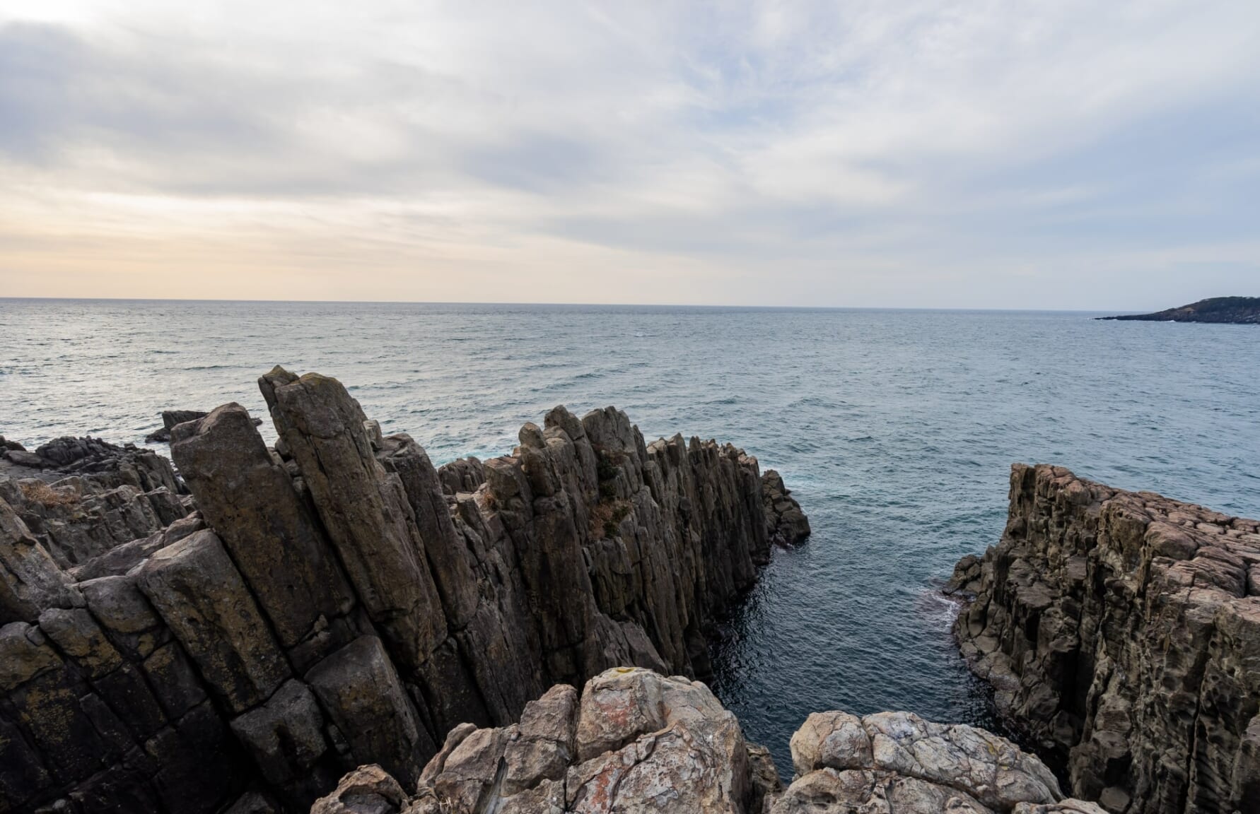 Tojimbo Cliff rock formations