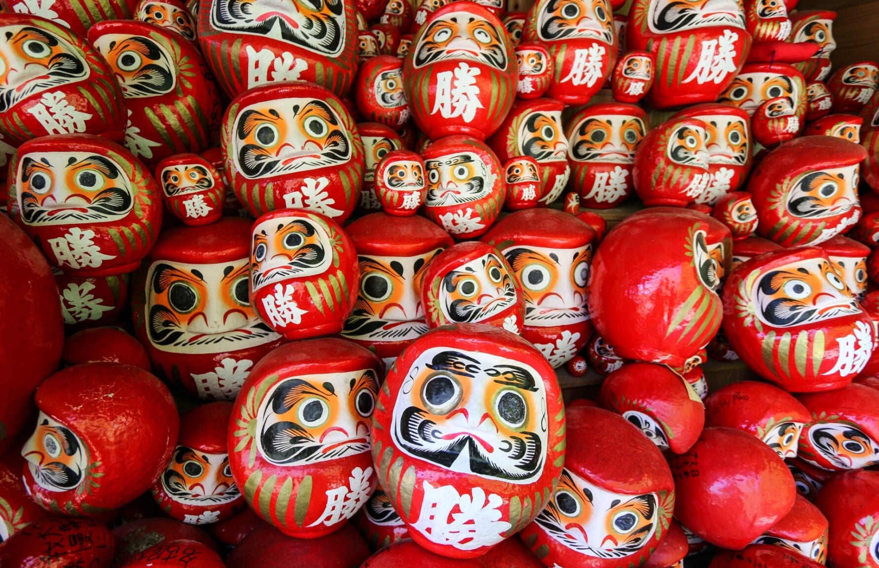 Pile of Daruma dolls