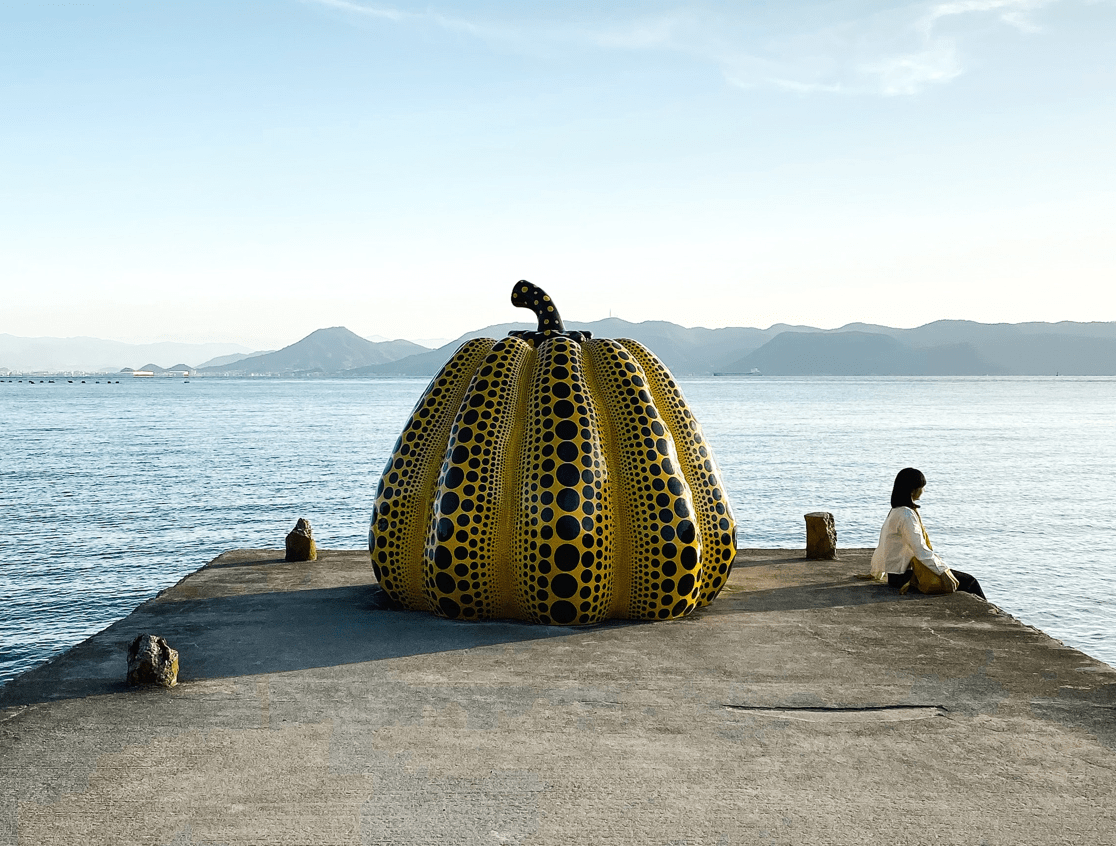 naoshima pumpkin