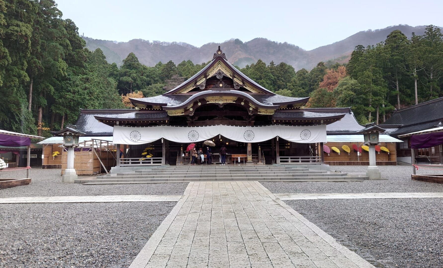 Yahiko Shrine