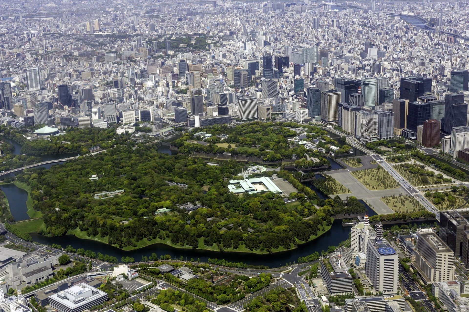 Tokyo Imperial Palace from above
