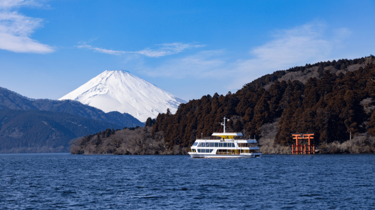 Hakone Yusen Sorakaze: A Floating Green Park over Lake Ashi