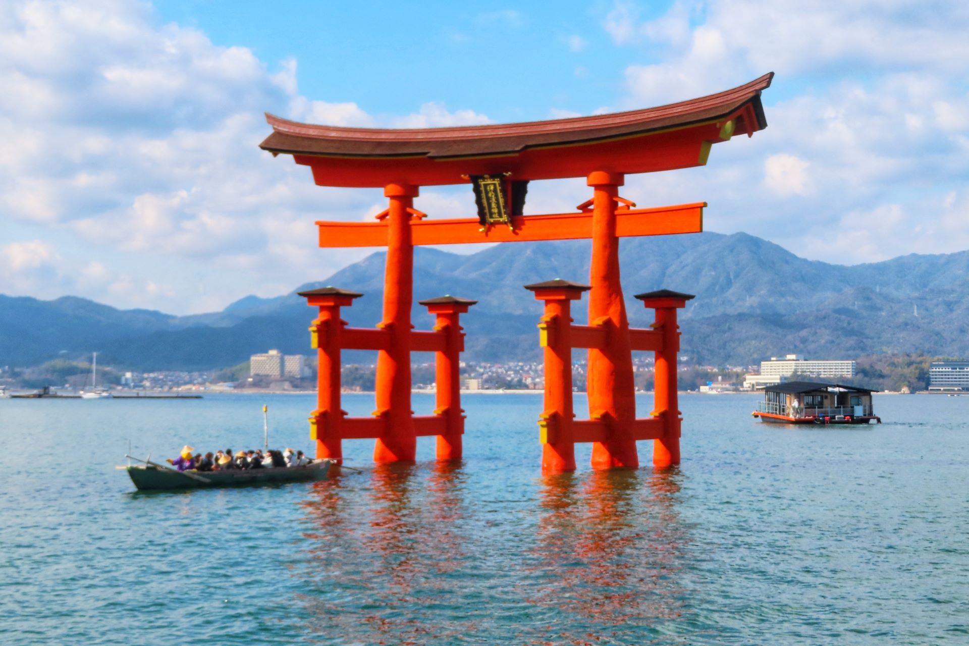 Floating torii gate at Itsukushima Shrine