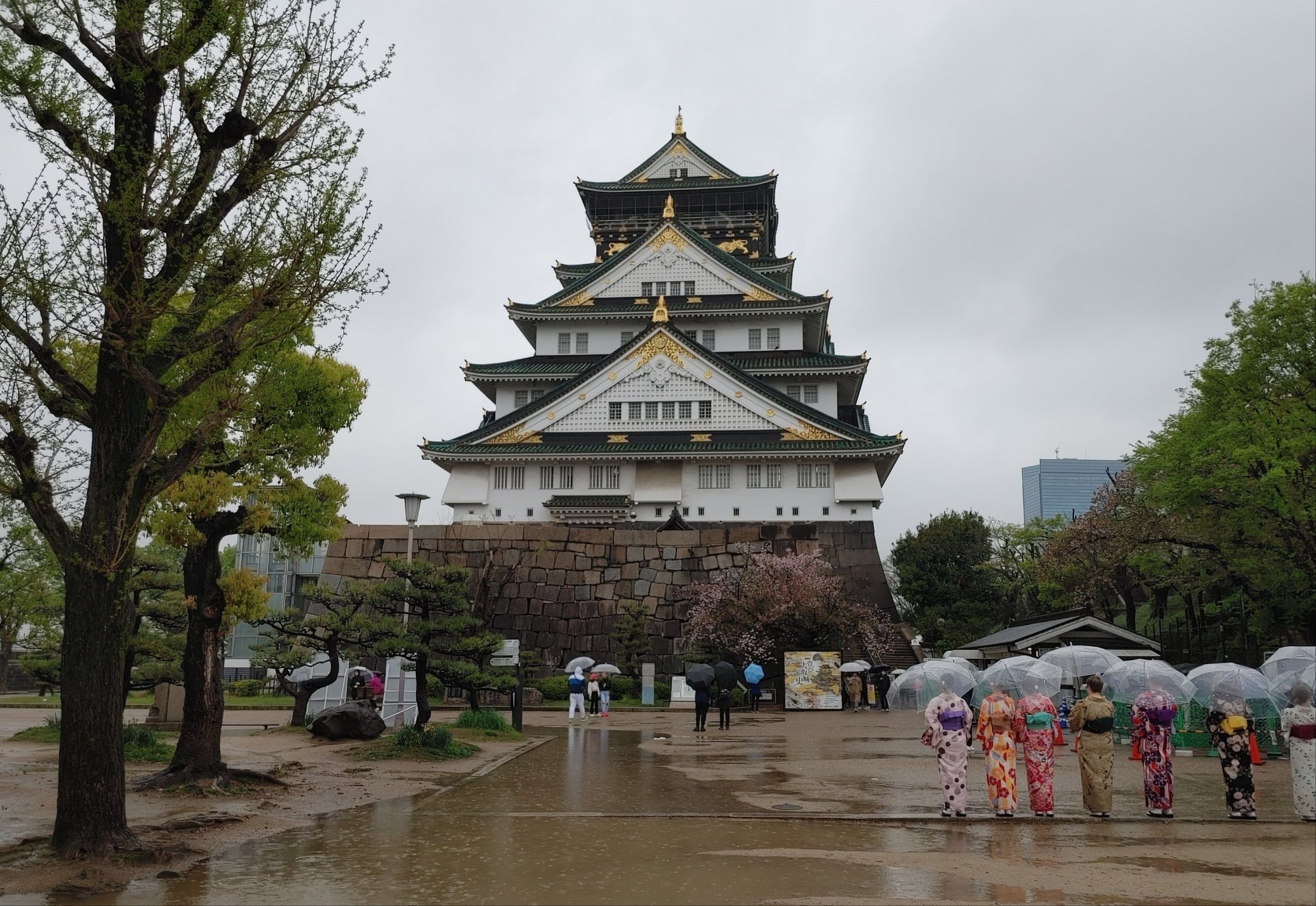 Osaka in the rain-min