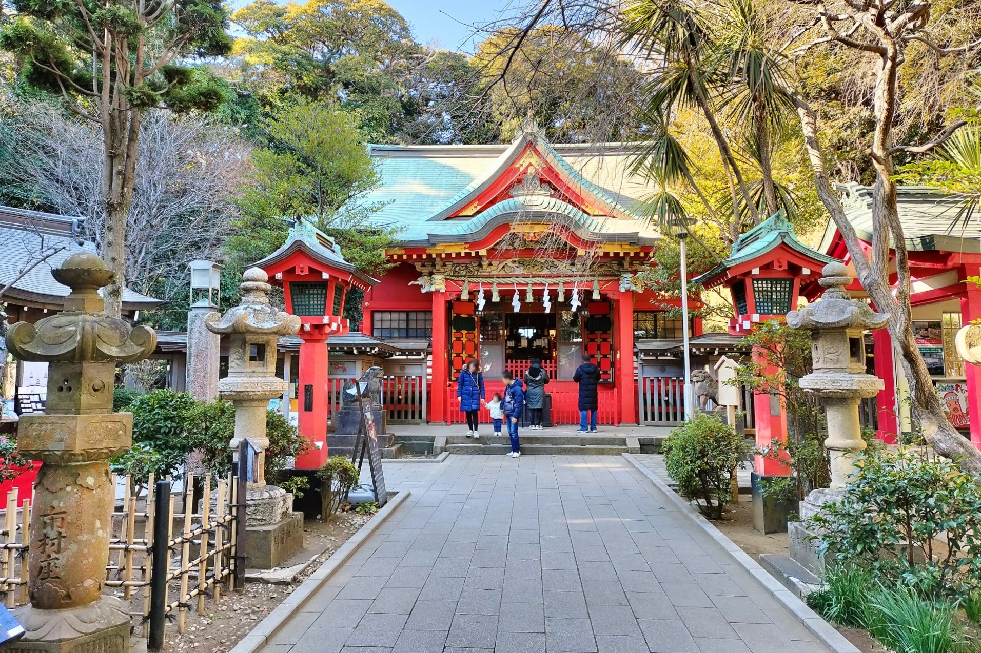 Nakatsunomiya in Enoshima Shrine