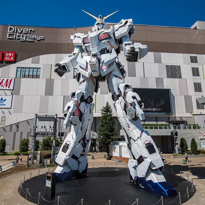 Gundam statue © 創通・サンライズ