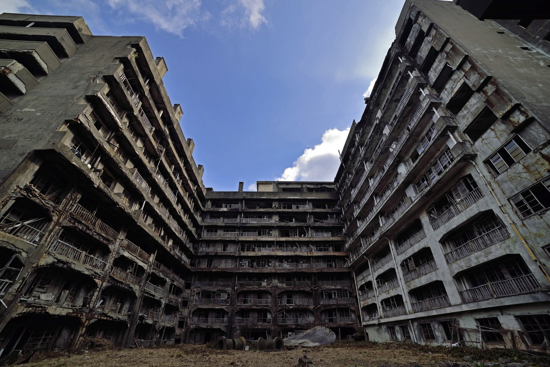 Remains of Building 65 (miner housing) on ​​Gunkanjima/Hashima