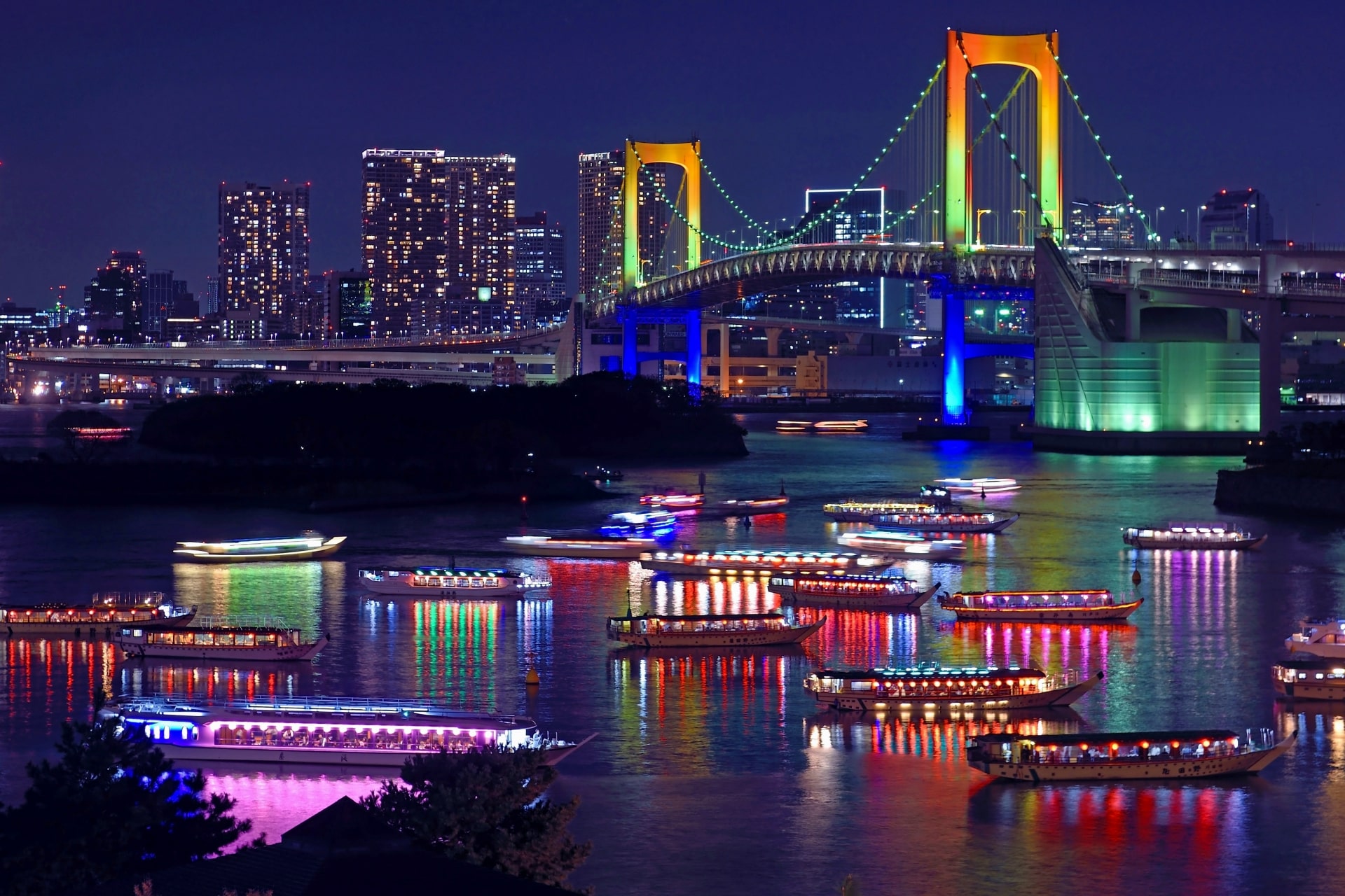 Night View fromDecks Tokyo Beach