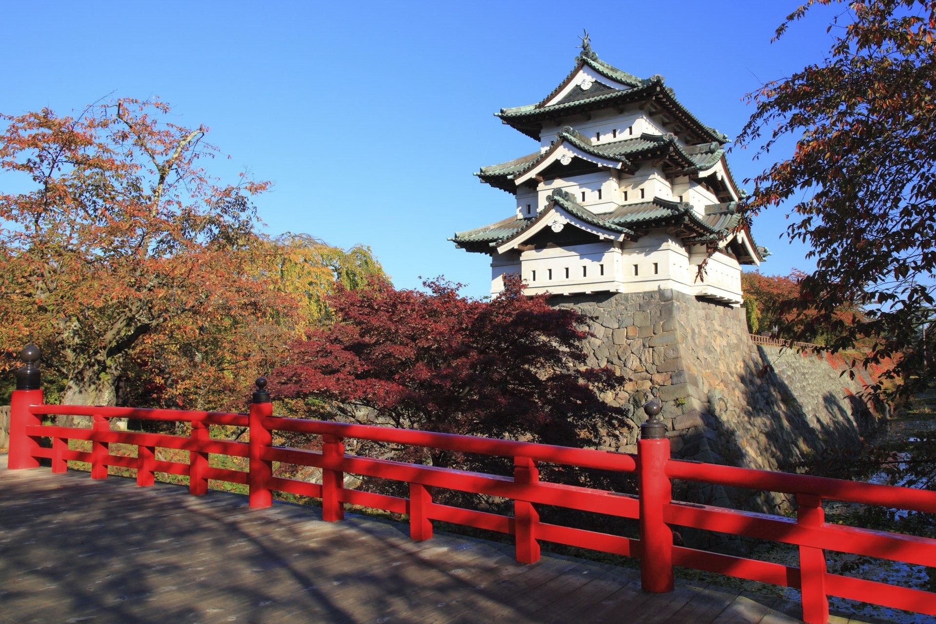 Autumn leaves in Hirosaki Castle at Hirosaki Park