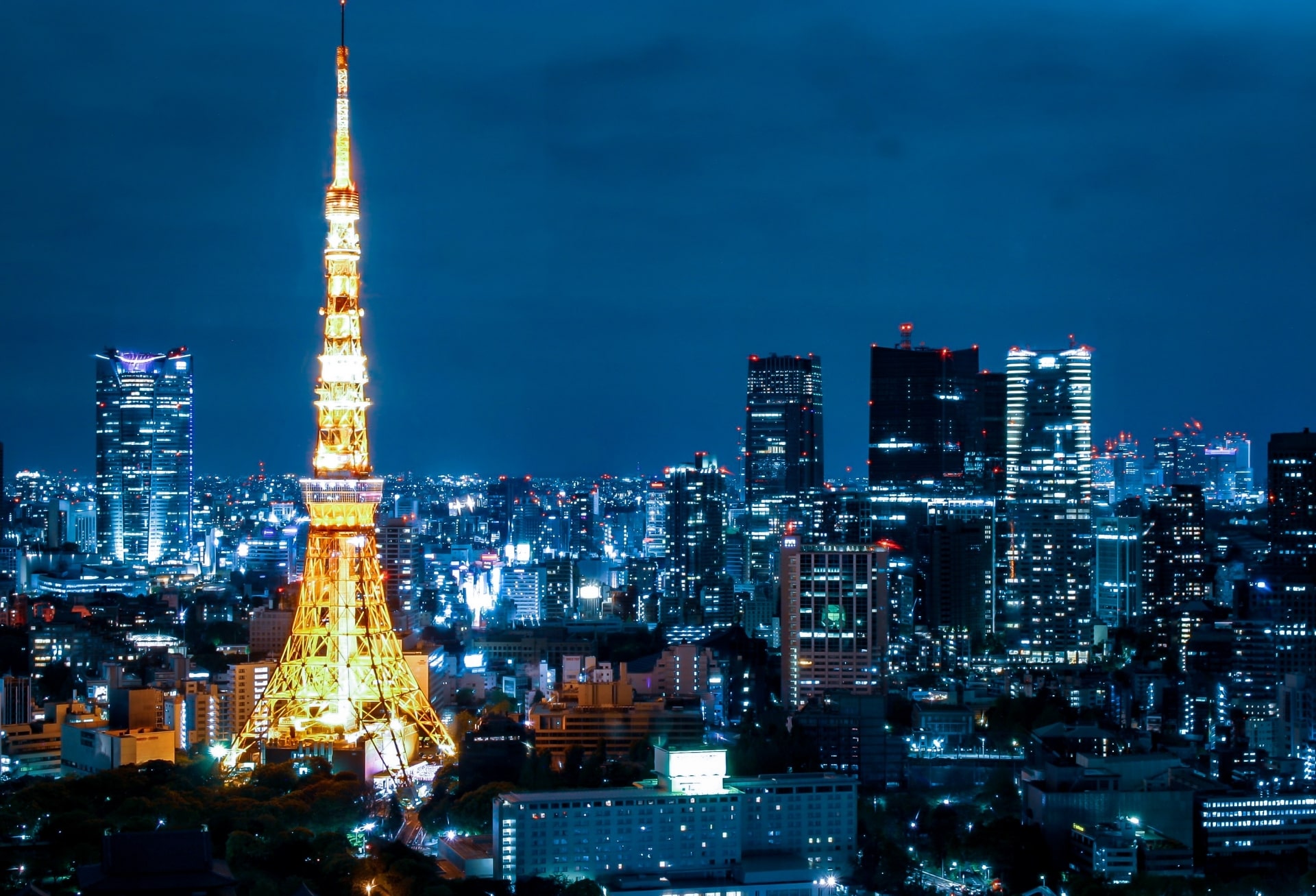 Tokyo Tower at night