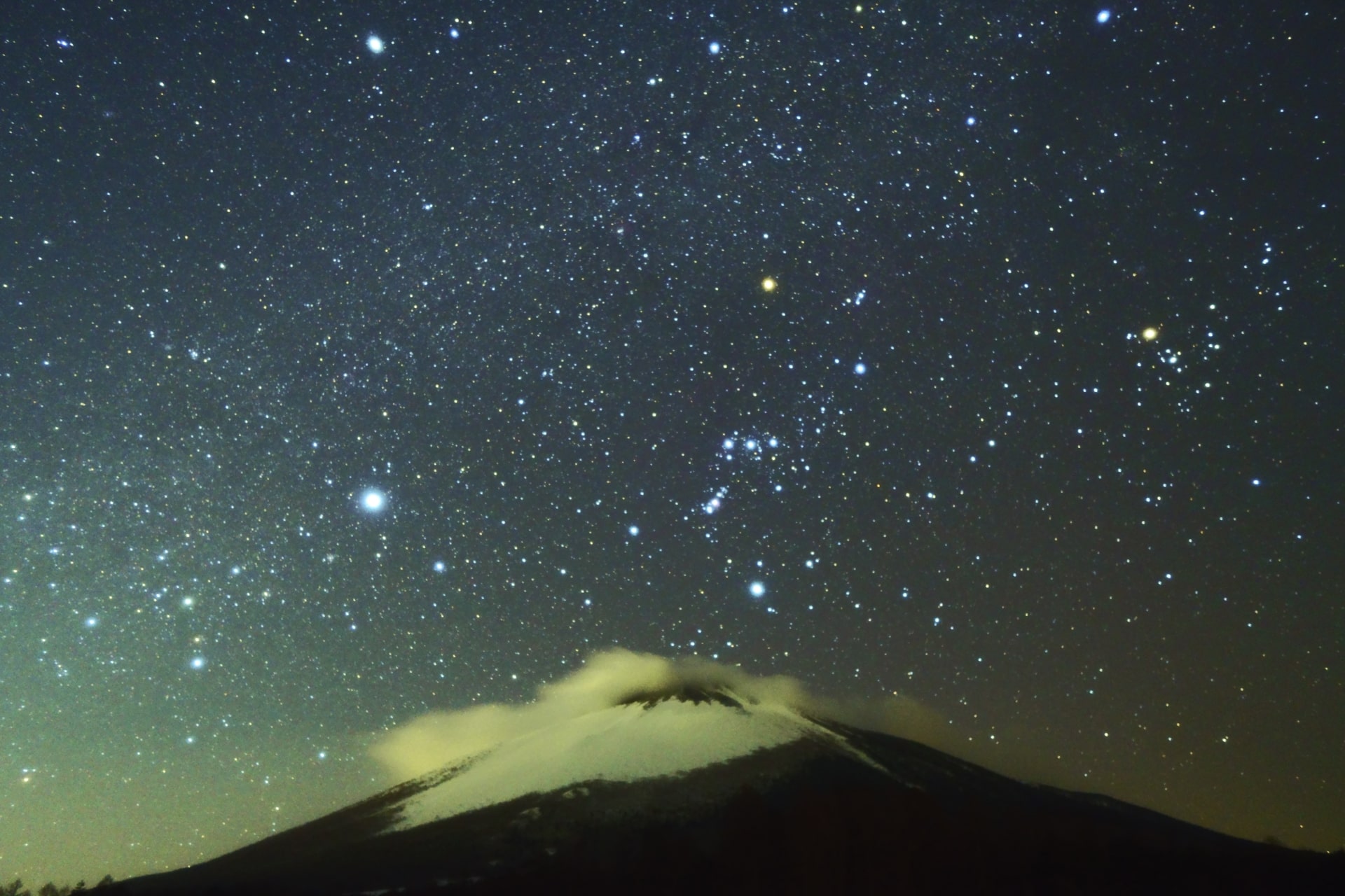 Starry sky over Mt. Iwate at Towada-Hachimantai National Park