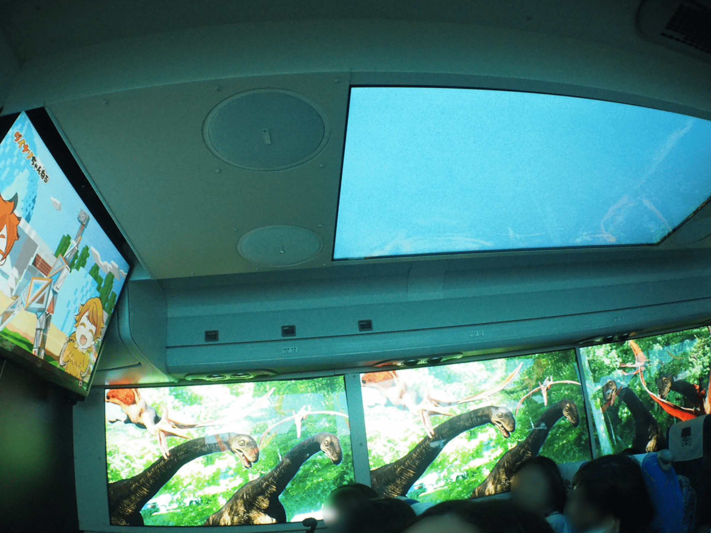 XR bus inside4