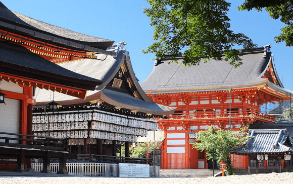 Yasaka Shrine-min