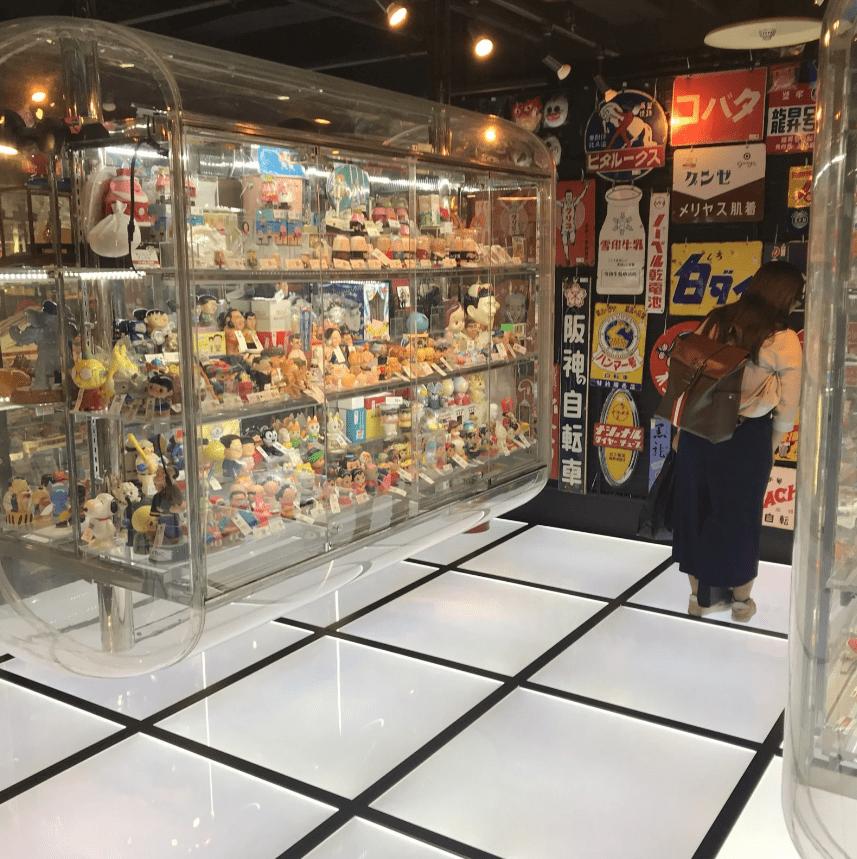 Mandarake Henya inside shop