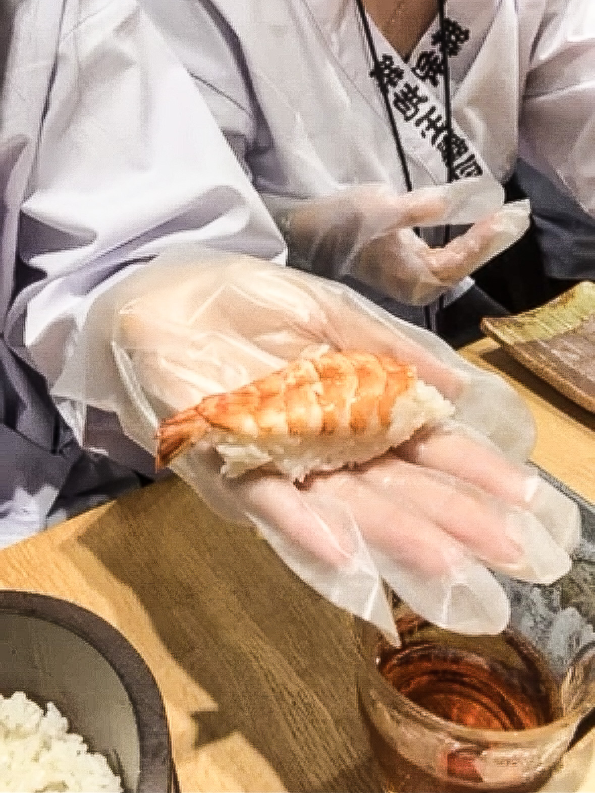 Making a nigiri at Sushi Nigiri Experience Asakusa Dojo