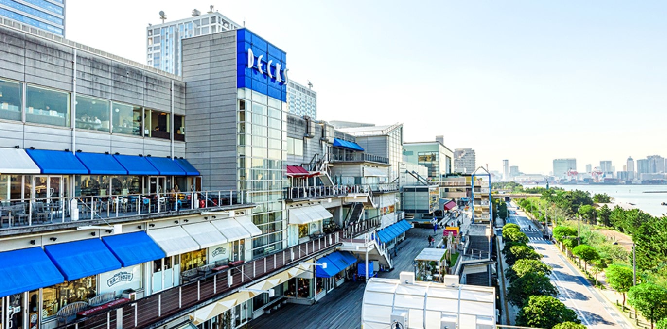 Decks Tokyo Beach