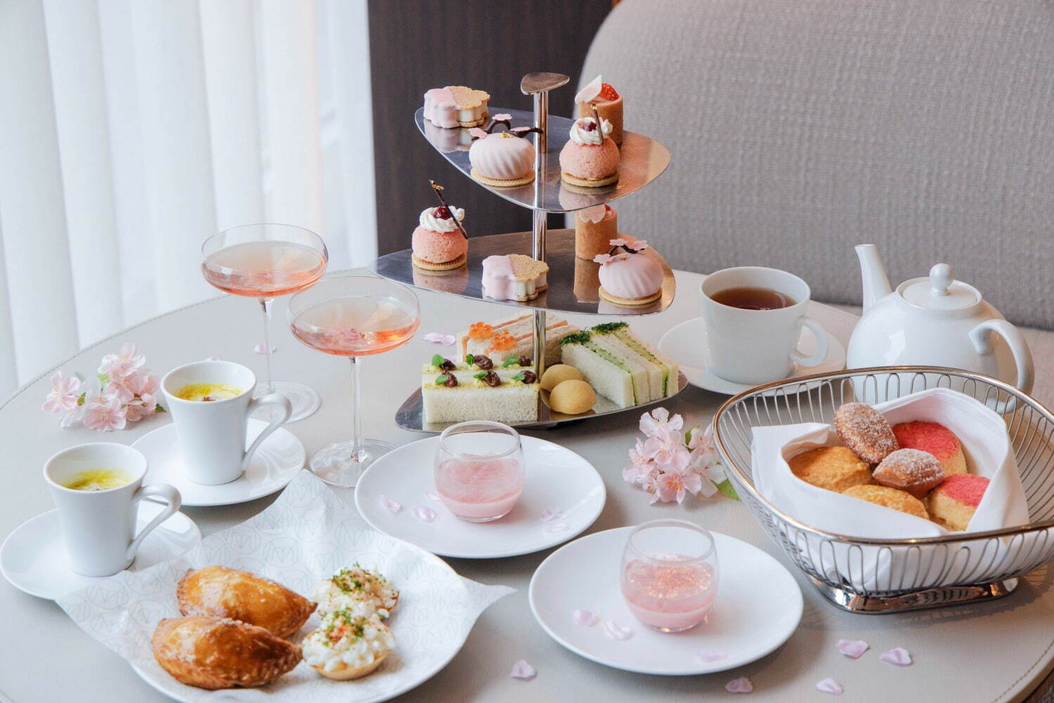 Four Seasons Marunouchi Afternoon Tea