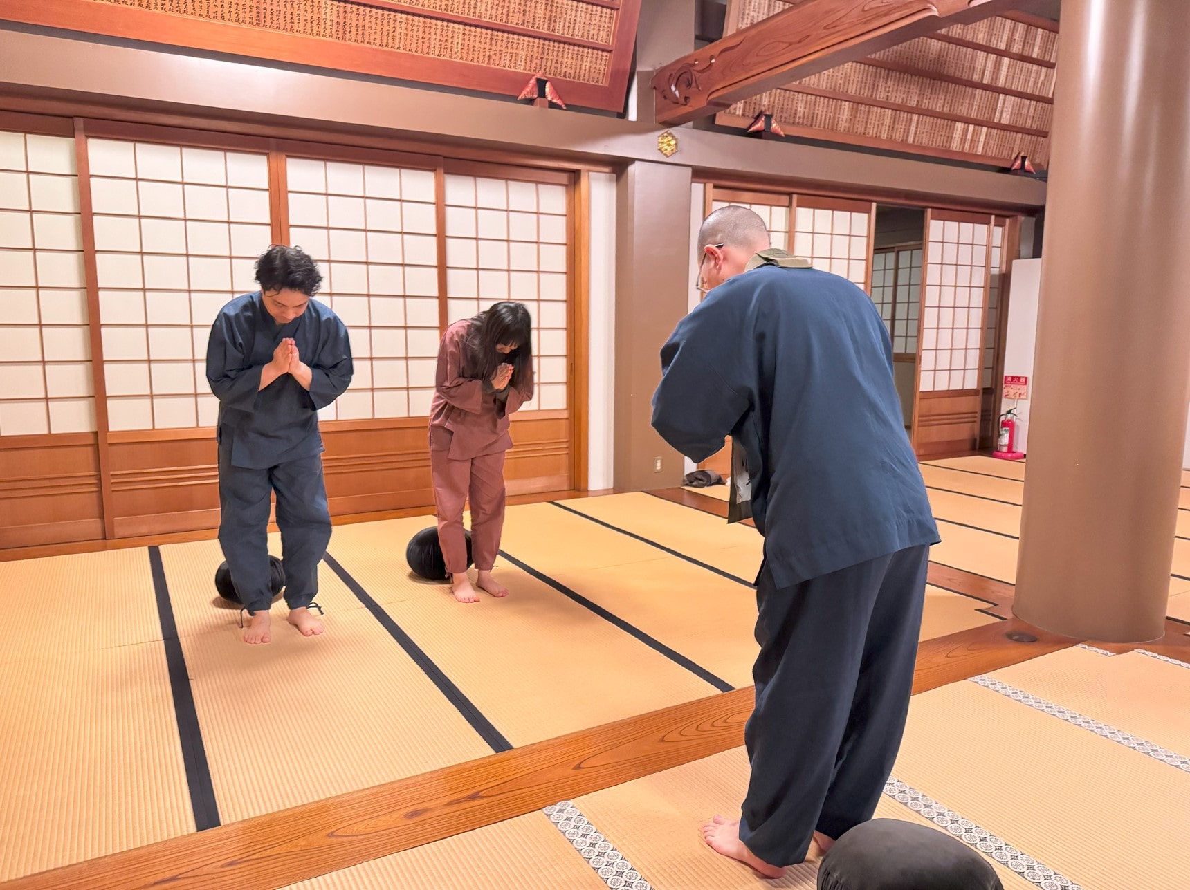bowing before the Zazen session