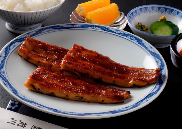 Komagata Maekawa: Old-School Eel in Tokyo with a View