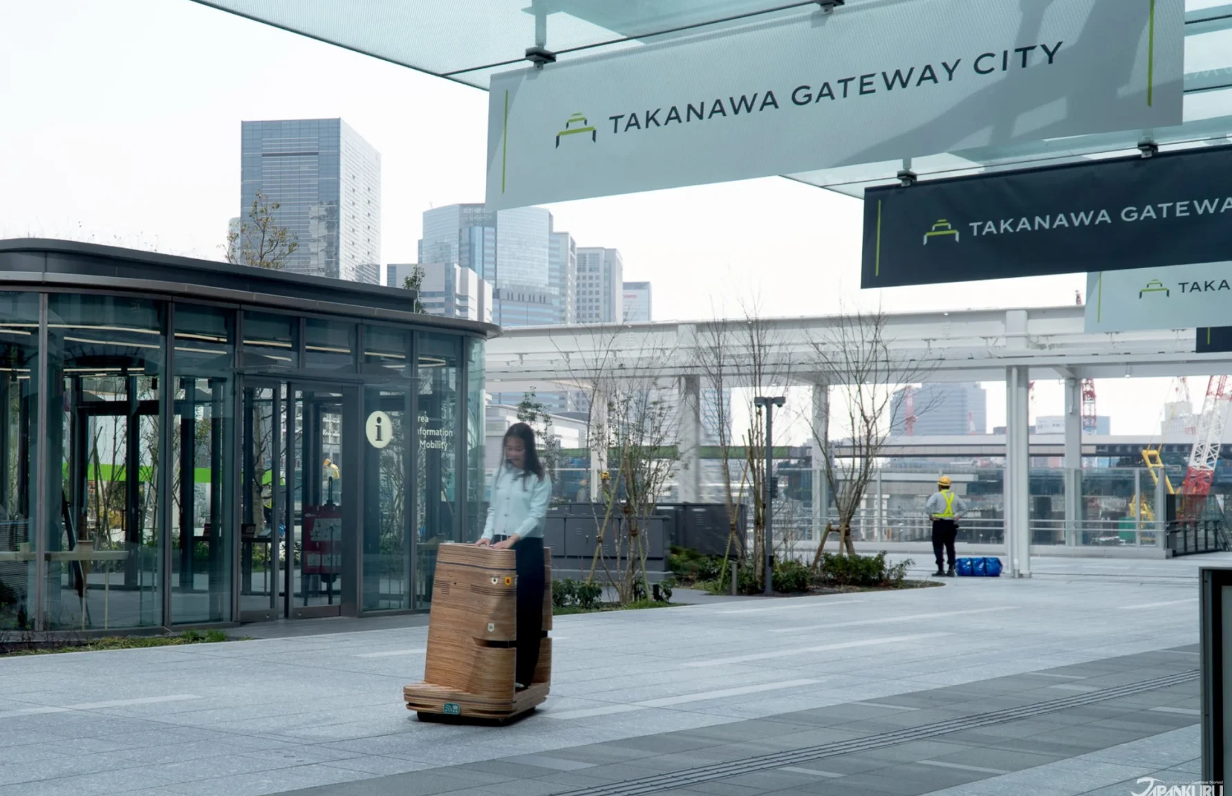 small autonomous mobility vehicles in Takanawa Gateway City