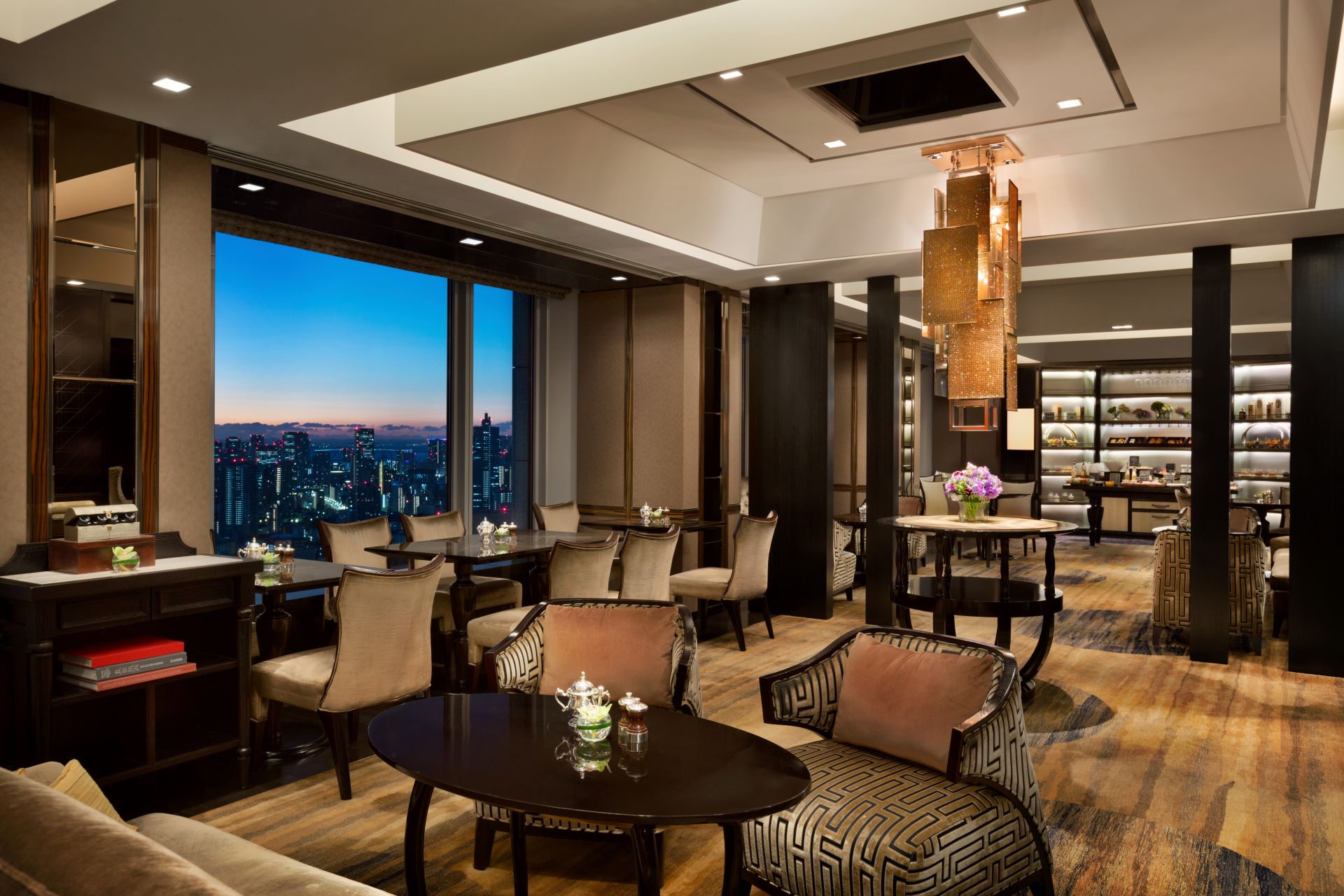 Horizon Club Lounge at Shangri-La Hotel Tokyo