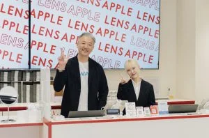Mr. Yoshida, President of Lens Apple