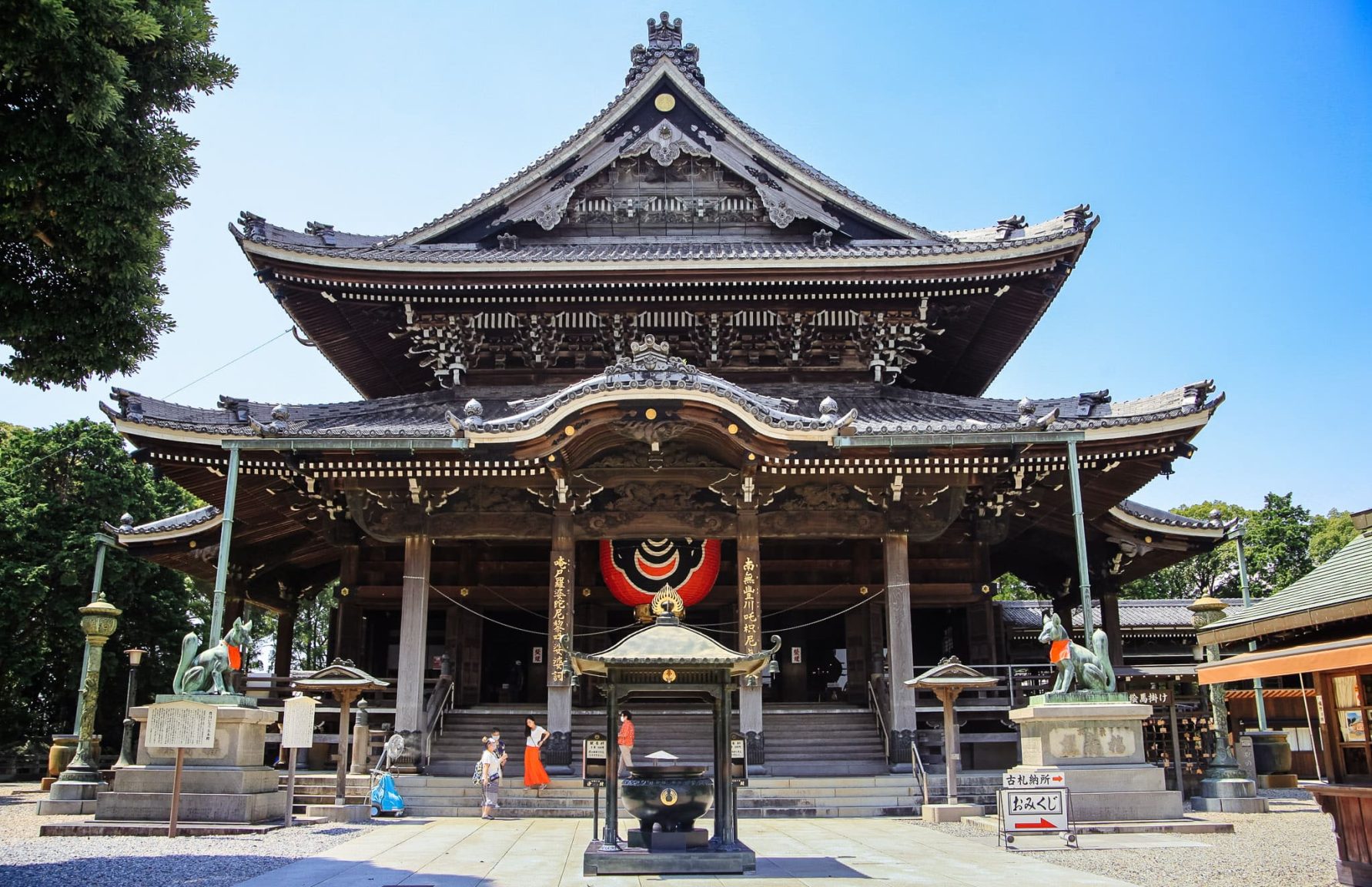 Daihonden or main hall of Toyokawa Inari Temple
