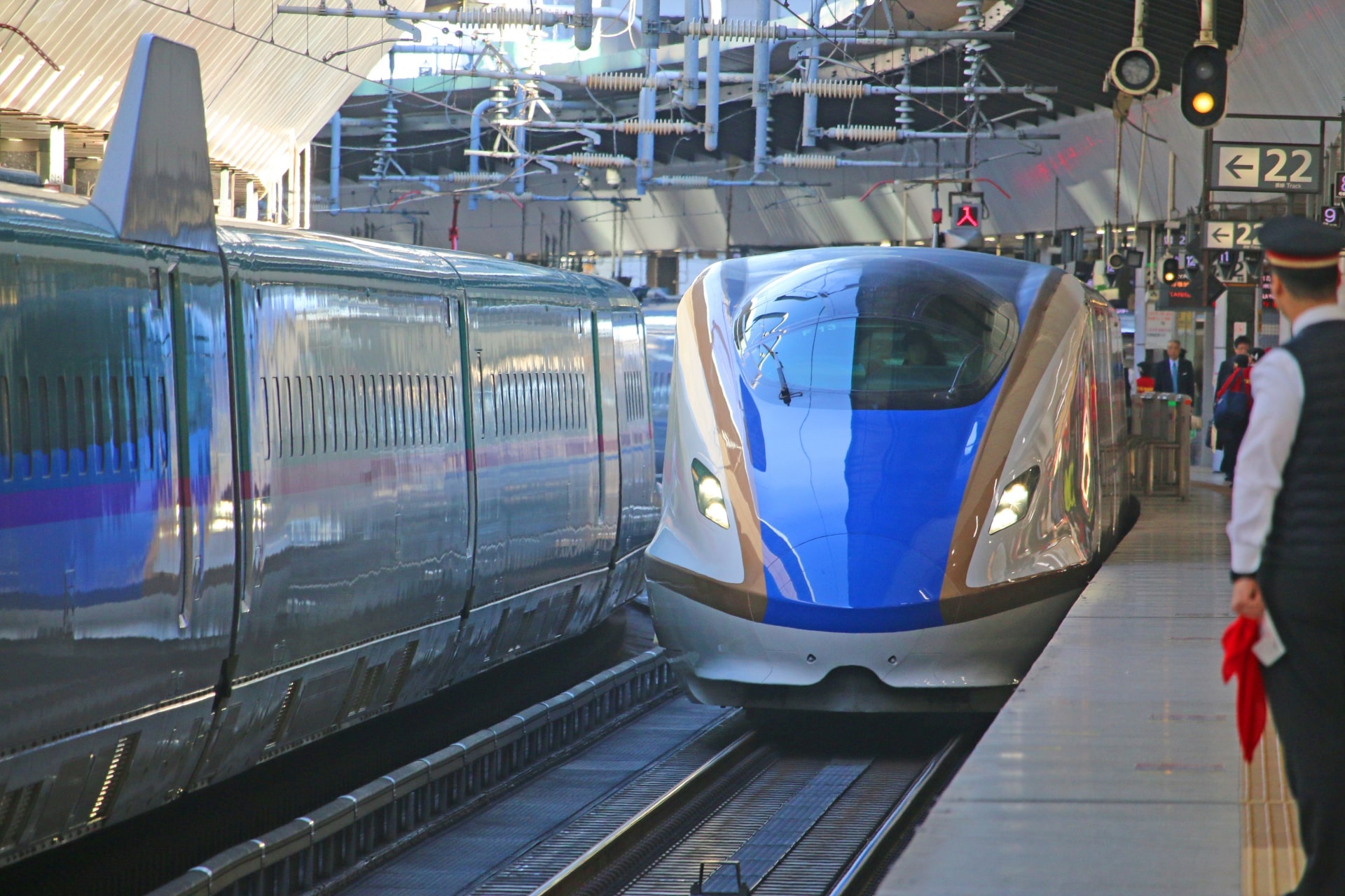 Tokyo Station Hokuriku Shinkansen Platform