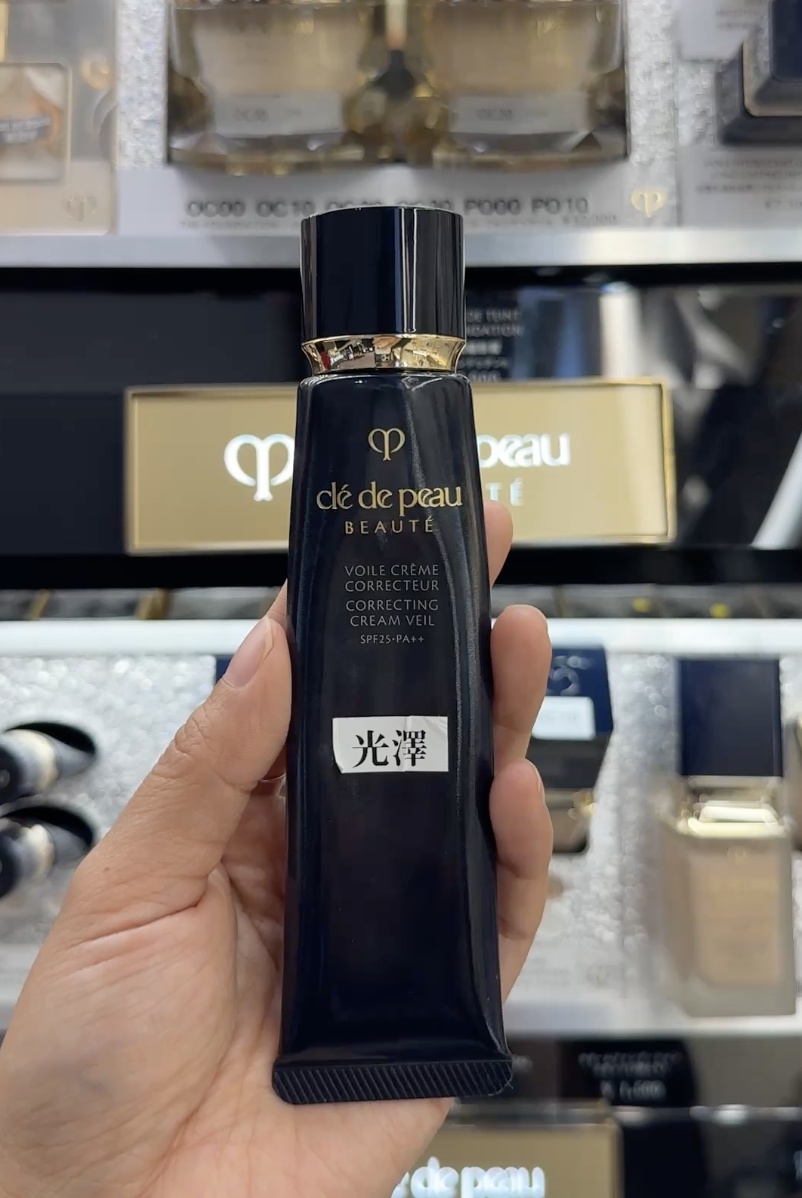 Must-buy items at ANA duty-free shops at the airport