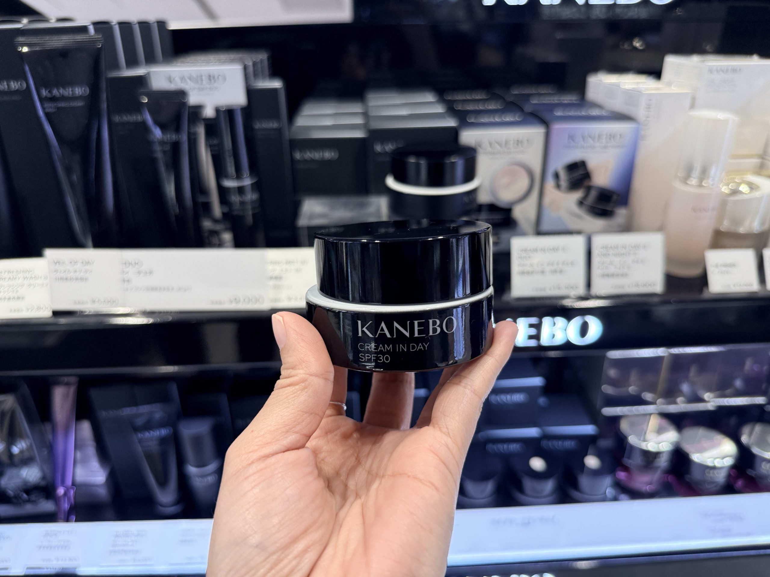 Must-buy items at ANA duty-free shops at the airport