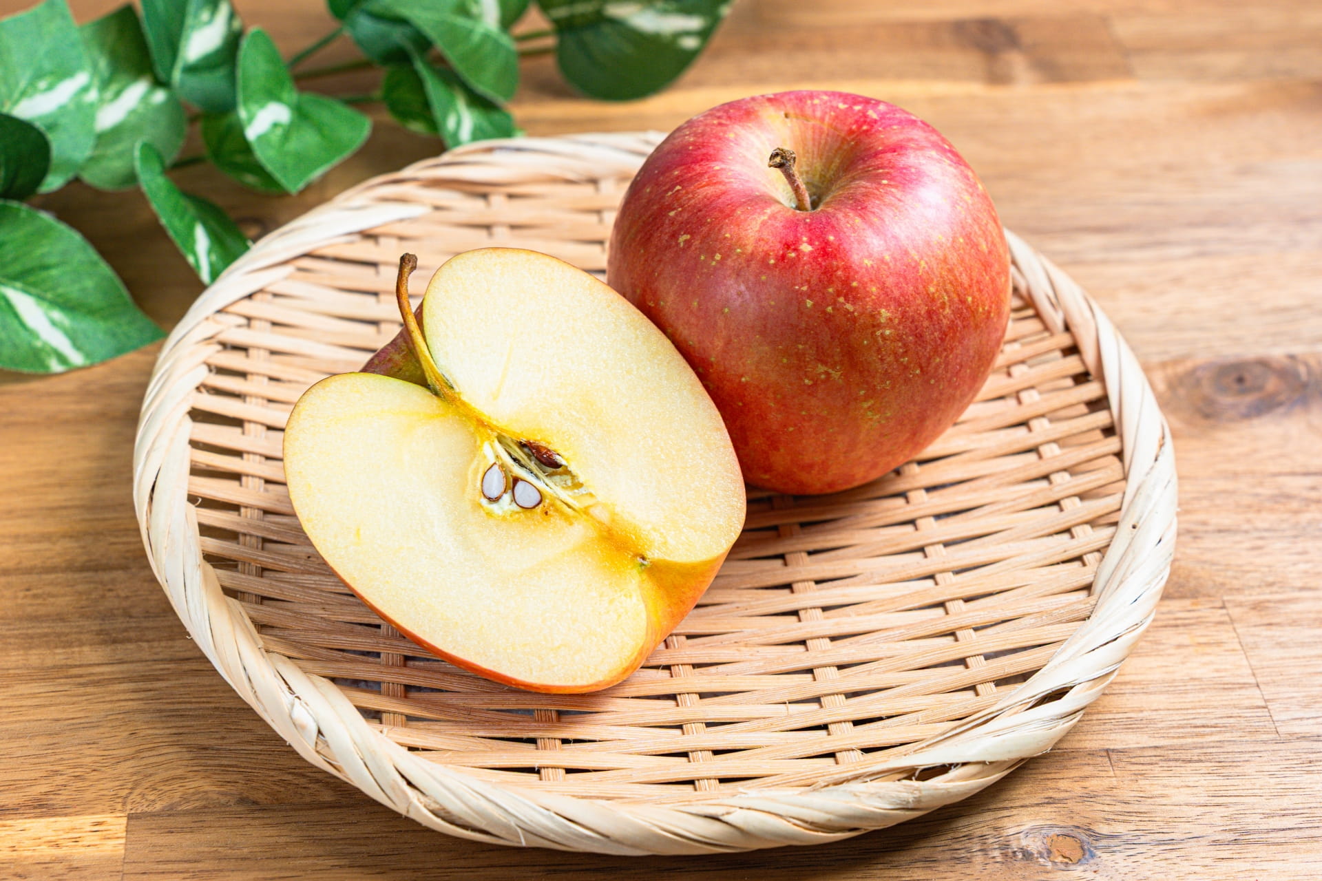 “The world’s best apple” (Aomori)